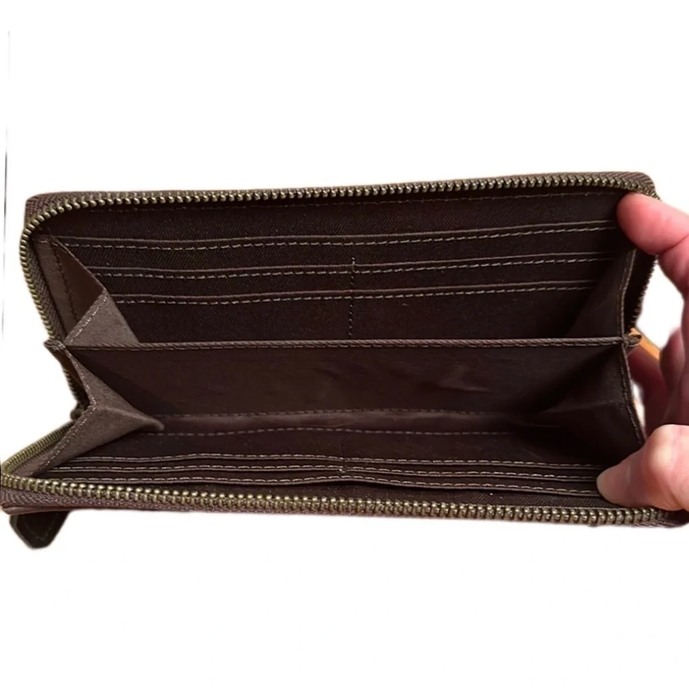 HANDCRAFTED Premium Genuine Embossed Leather Wallet Brown $149 Retail - Picture 11 of 12